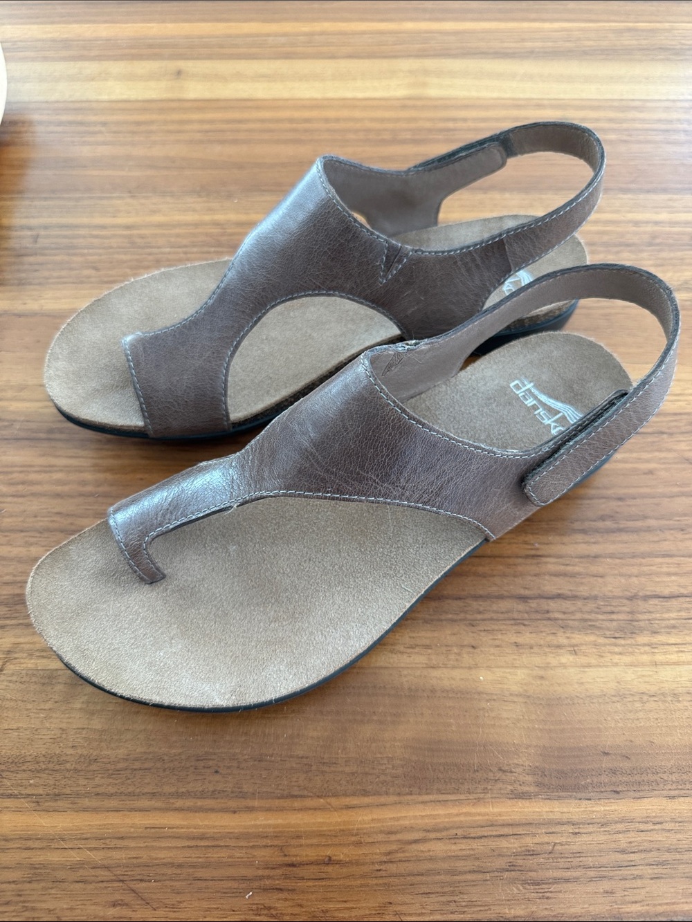 NWOT Dansko Leather Toe-Loop Sandals Reece stony waxed burnished sz 40